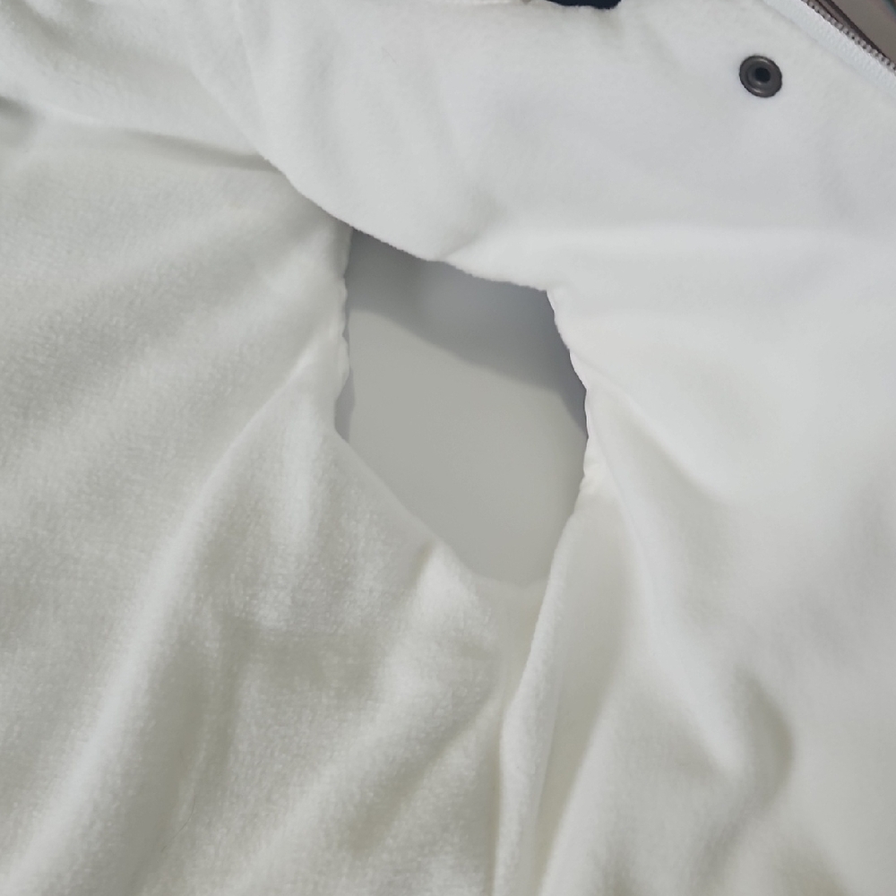 Old Navy Women's White Quilted Vest - Picture 8 of 14